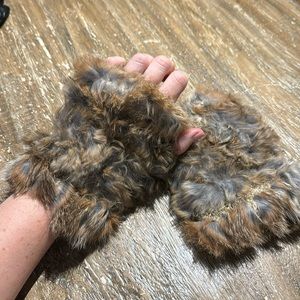 Jocelyn fingerless gloves